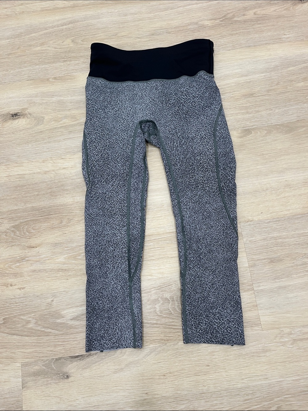 Lululemon Run The Day Crop *23"